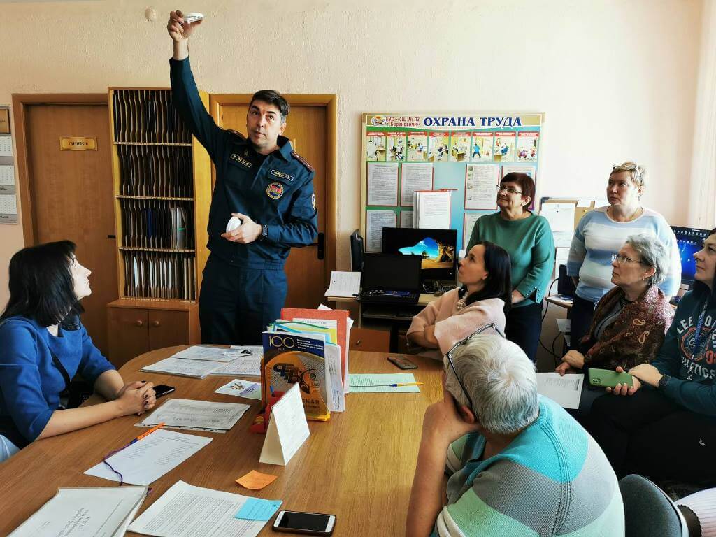 Взрослые тоже учатся безопасности Барановичи МЧС